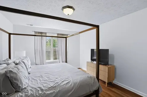 6105 Lakeside Manor Avenue Indianapolis IN 46254