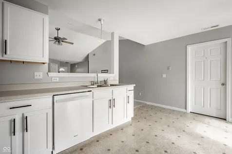 7061 N Lyndhurst Crossing Mccordsville IN 46055