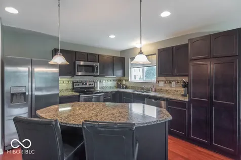 2448 Sandi Drive Avon IN 46123