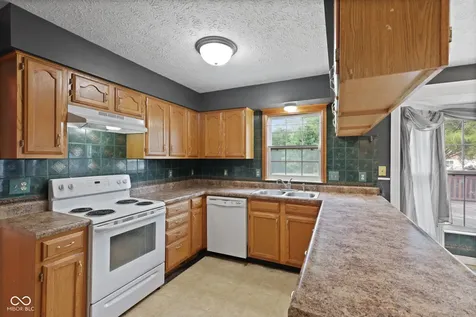643 Creston Point Circle Indianapolis IN 46239