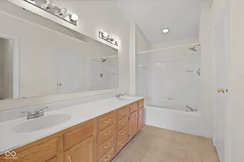643 Creston Point Circle Indianapolis IN 46239
