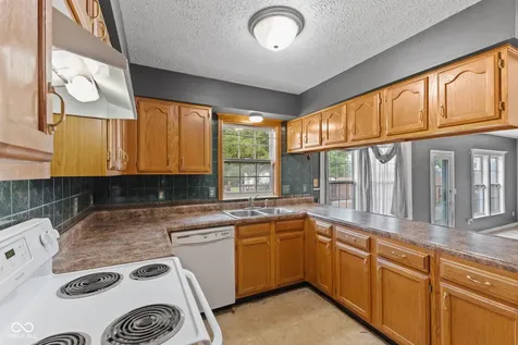 643 Creston Point Circle Indianapolis IN 46239
