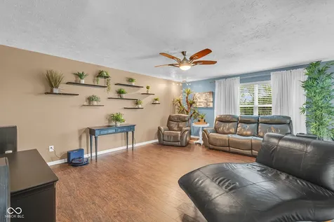 5044 Haywood Lane Plainfield IN 46168