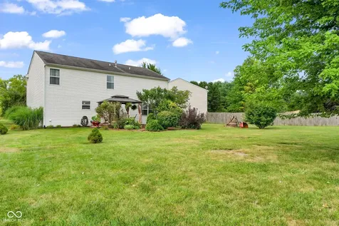 5044 Haywood Lane Plainfield IN 46168