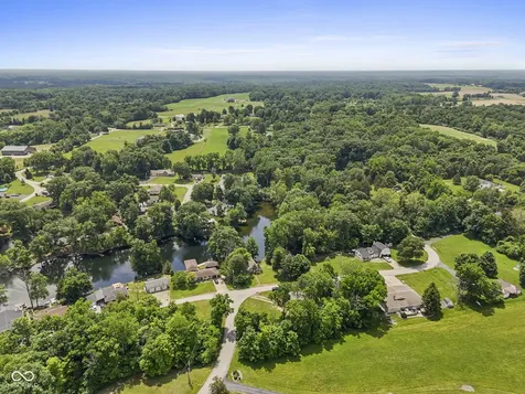 5801 Paradise Drive Martinsville IN 46151