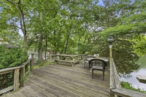 5801 Paradise Drive Martinsville IN 46151