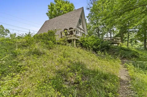 5801 Paradise Drive Martinsville IN 46151