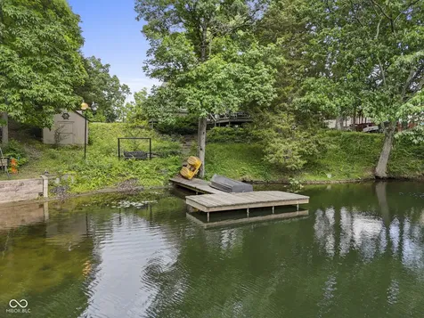 5801 Paradise Drive Martinsville IN 46151