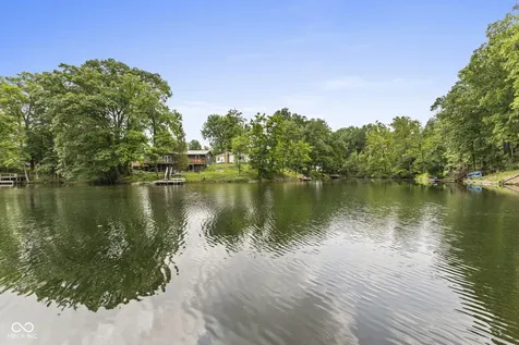 5801 Paradise Drive Martinsville IN 46151