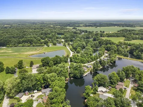 5801 Paradise Drive Martinsville IN 46151