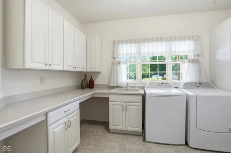 5744 Hickory Woods Drive Plainfield IN 46168