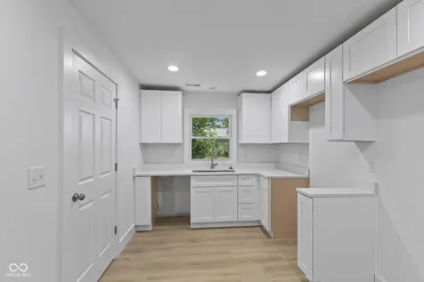 3038 Meredith Avenue Indianapolis IN 46201