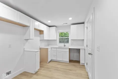 3038 Meredith Avenue Indianapolis IN 46201