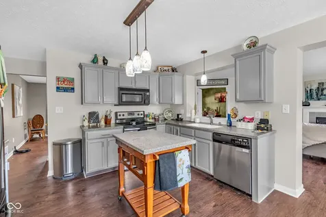 2905 Shadow Lake Drive Indianapolis IN 46217