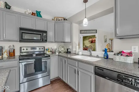 2905 Shadow Lake Drive Indianapolis IN 46217