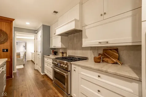 220 Olde Mill Cove Indianapolis IN 46260