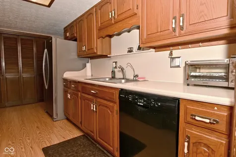 6221 Burlington Avenue Indianapolis IN 46220