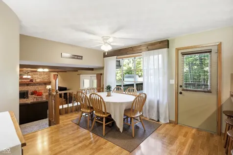 825 Queenswood Court Indianapolis IN 46217
