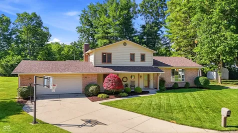 825 Queenswood Court Indianapolis IN 46217