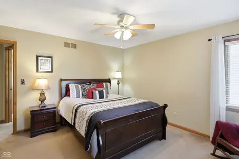 825 Queenswood Court Indianapolis IN 46217