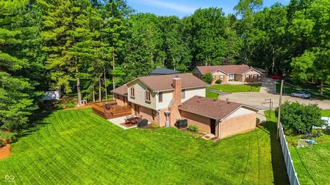 825 Queenswood Court Indianapolis IN 46217