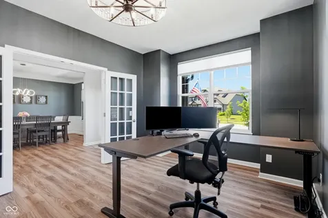 5423 Peachtree Road Zionsville IN 46077
