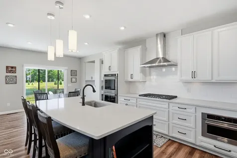 5423 Peachtree Road Zionsville IN 46077