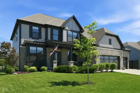 5423 Peachtree Road Zionsville IN 46077