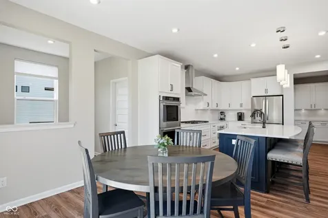 5423 Peachtree Road Zionsville IN 46077