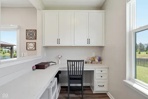 5423 Peachtree Road Zionsville IN 46077