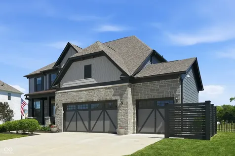 5423 Peachtree Road Zionsville IN 46077