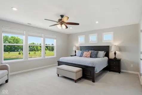 5423 Peachtree Road Zionsville IN 46077