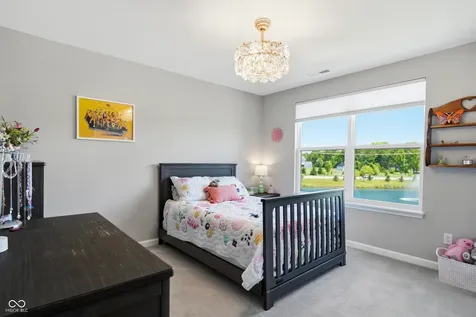 5423 Peachtree Road Zionsville IN 46077