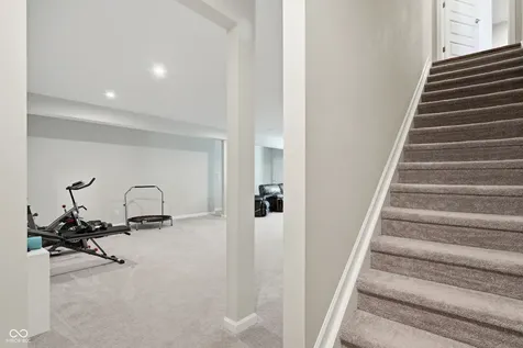 5423 Peachtree Road Zionsville IN 46077