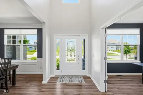 5423 Peachtree Road Zionsville IN 46077