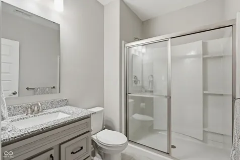 5423 Peachtree Road Zionsville IN 46077