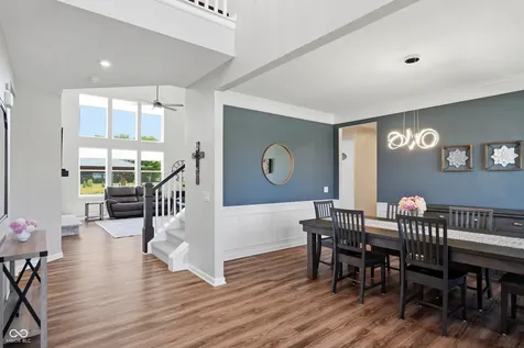 5423 Peachtree Road Zionsville IN 46077