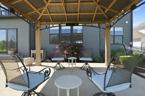 5423 Peachtree Road Zionsville IN 46077