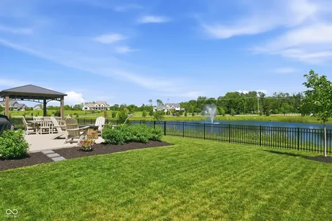 5423 Peachtree Road Zionsville IN 46077