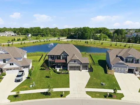 5423 Peachtree Road Zionsville IN 46077