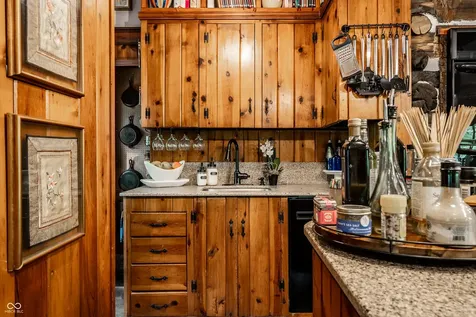8295 Red Bud Lane Indianapolis IN 46256
