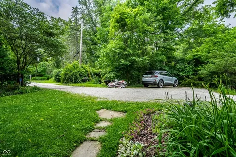 8295 Red Bud Lane Indianapolis IN 46256