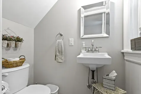 4506 Washington Boulevard Indianapolis IN 46205