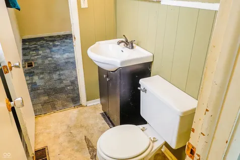 2504 Beechcrest Drive Indianapolis IN 46203