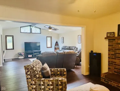 434 Mutton Creek Seymour IN 47274