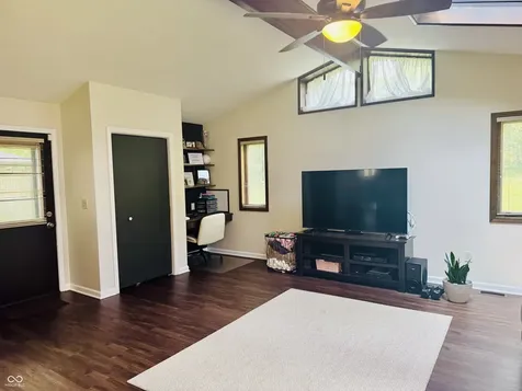434 Mutton Creek Seymour IN 47274