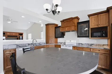 7147 Red Lake Court Indianapolis IN 46217