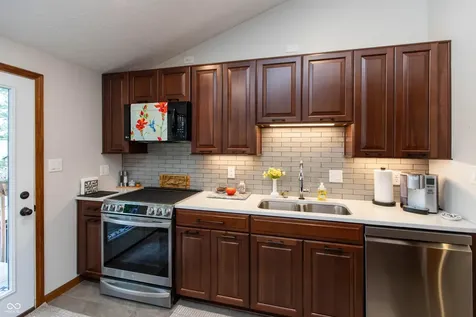 9220 Powderhorn Lane Indianapolis IN 46256