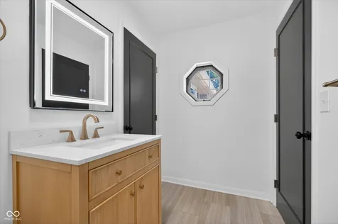 430 W 64th Indianapolis IN 46260