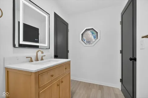430 W 64th Indianapolis IN 46260